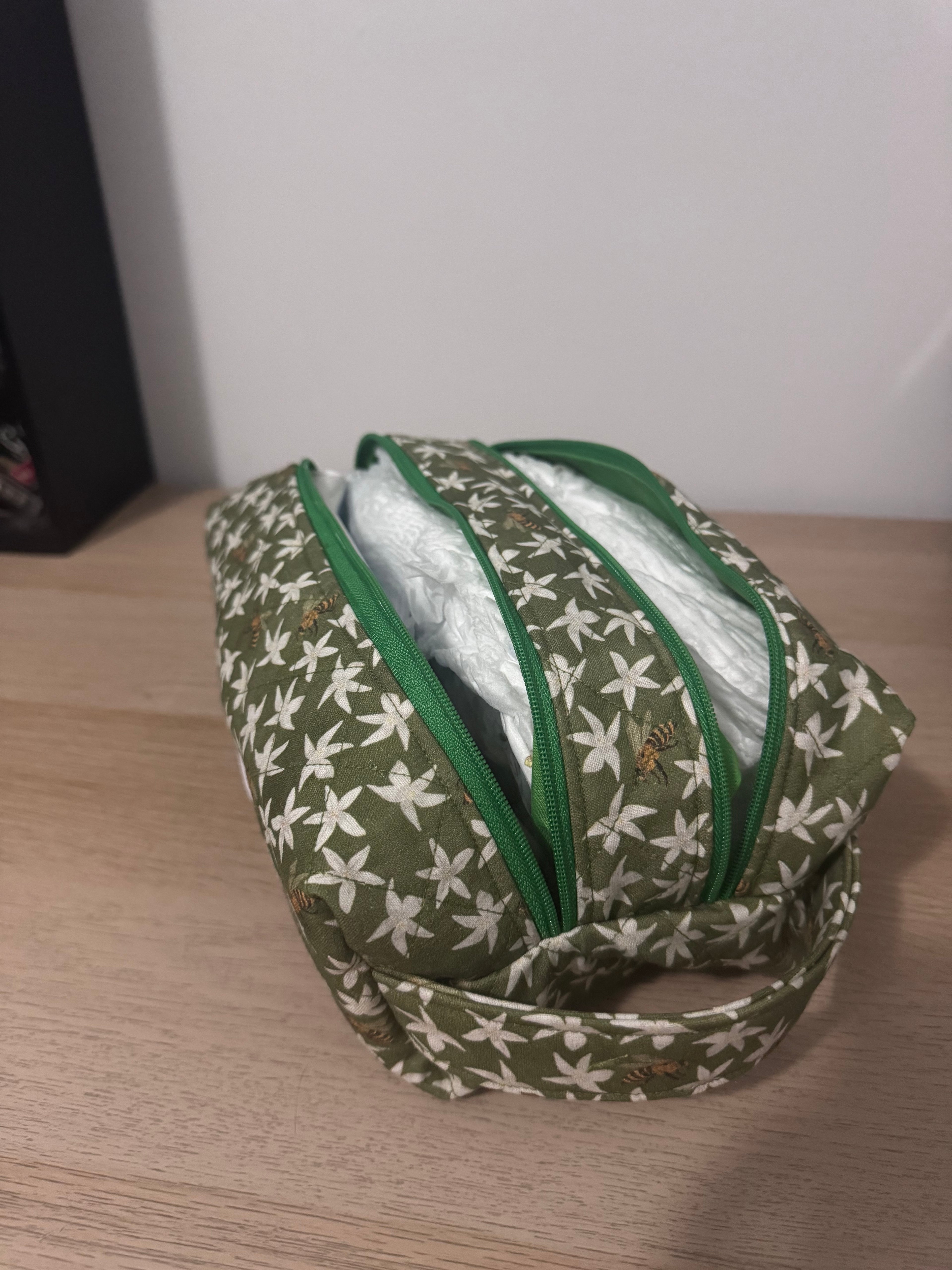 Nappy & wipes pouch
